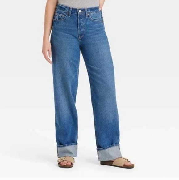 Universal Thread Denim - Universal Thread Mid Rise 90s Baggy Cuffed Straight Leg Jeans